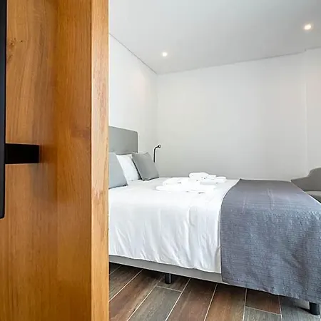 Roots Aparthotel