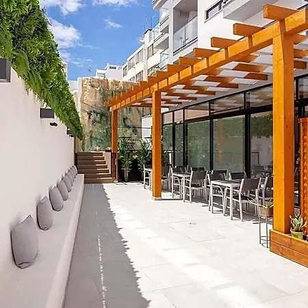 Roots Aparthotel Faro