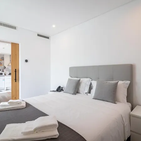 Aparthotel Roots *