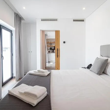 Aparthotel Roots